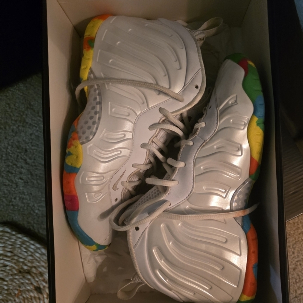 5y fruity pebbles (foams) Nike